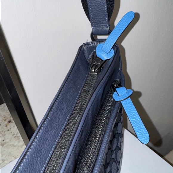 Coach Thompson Signature Jacquard Varsity Stripe Crossbody Messenger Bag - Picture 4 of 11